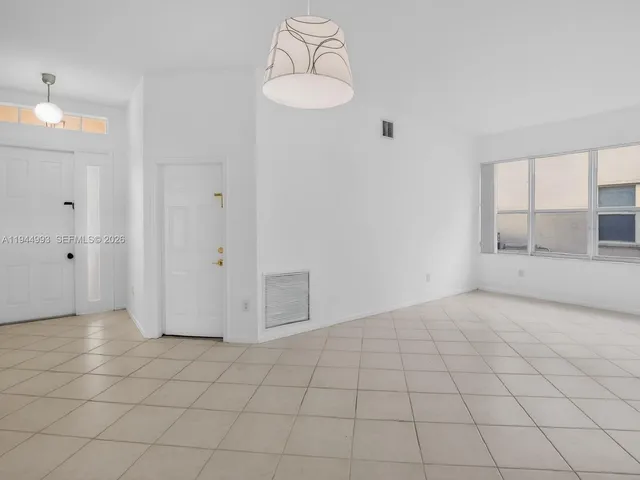 $3,900 | Vizcaya, Miramar, FL 33027