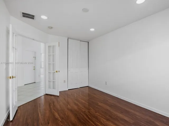 $3,900 | Vizcaya, Miramar, FL 33027