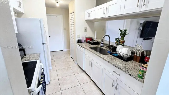 $2,150 | 15751 Southwest 106th Terrace, Unit 208, Miami, FL 33196