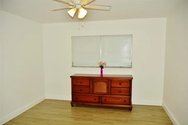 $1,600 | 4770 Northwest 10th Court, Unit 312, Plantation, FL 33313