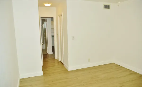 $1,600 | 4770 Northwest 10th Court, Unit 312, Plantation, FL 33313