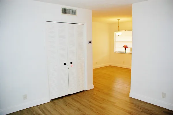 $1,600 | 4770 Northwest 10th Court, Unit 312, Plantation, FL 33313