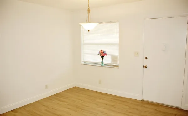 $1,600 | 4770 Northwest 10th Court, Unit 312, Plantation, FL 33313