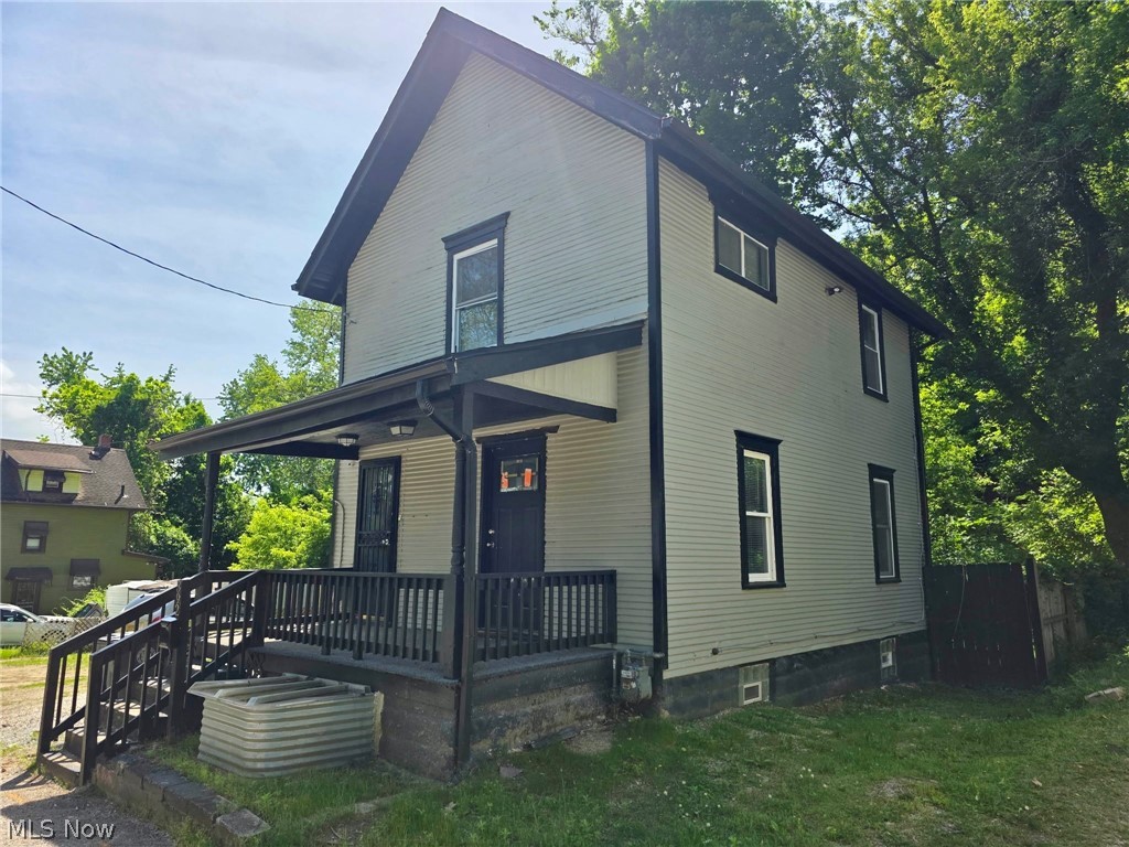 392 Bailey Court Akron, OH 44310 - Photo 1 of 12