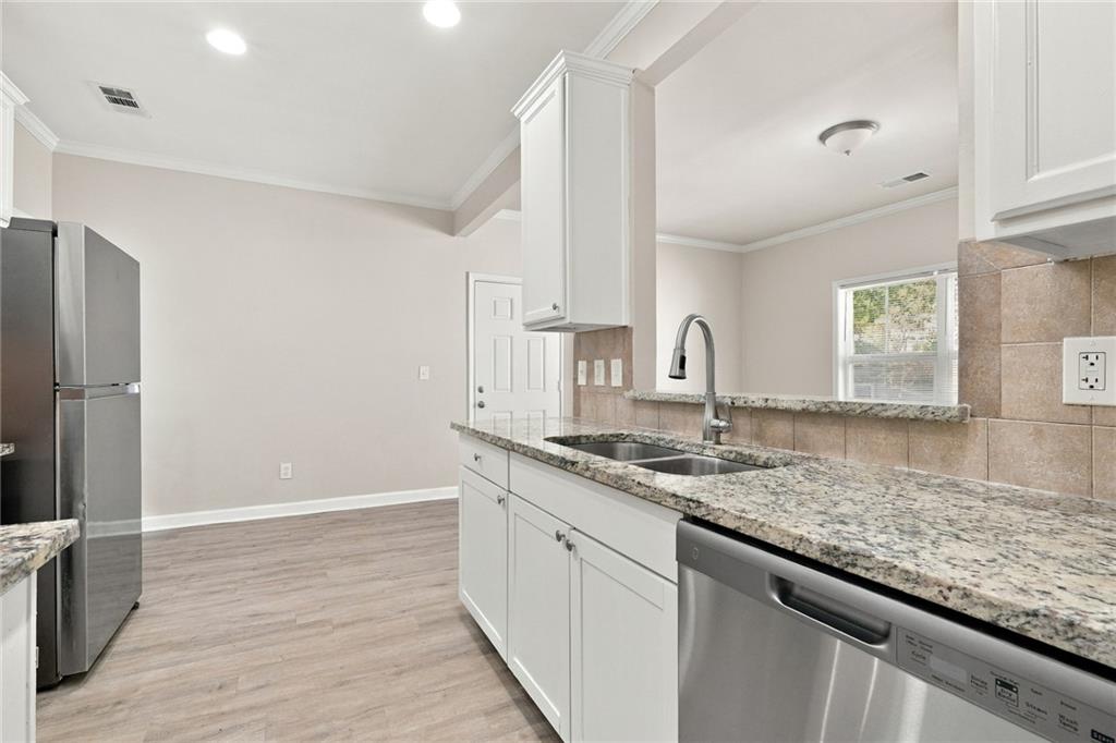 84 Holly Road Northwest Atlanta, GA 30314 - Photo 5 of 17 Gallery Image 5