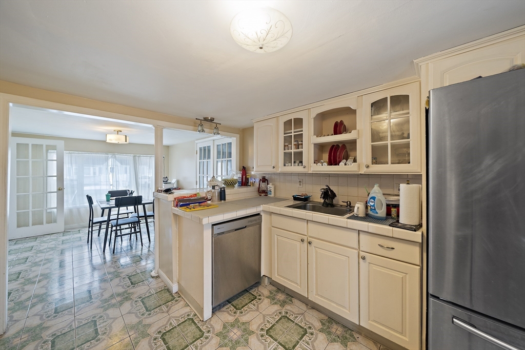 1 Chapin Circle Randolph, MA 02368 - Photo 7 of 26