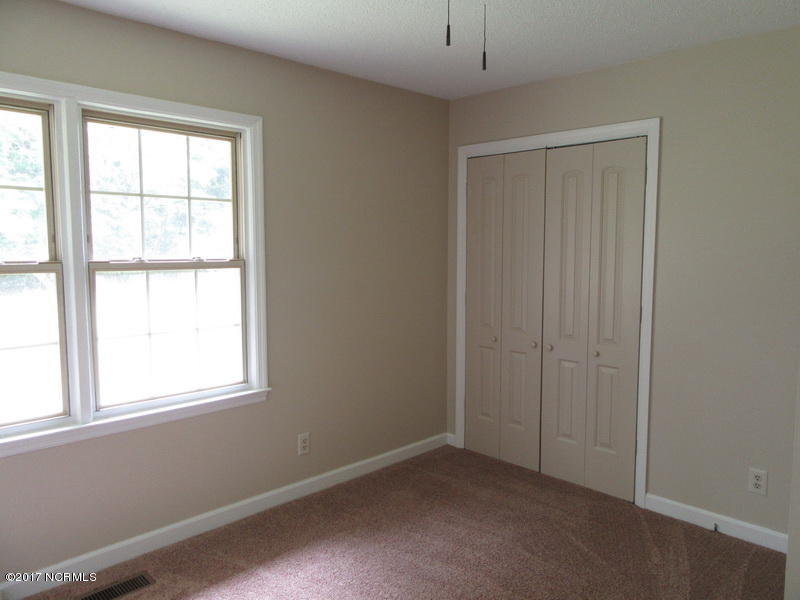 612 Eagle Road Kinston, NC 28501 - Photo 22 of 27 IMG_1386