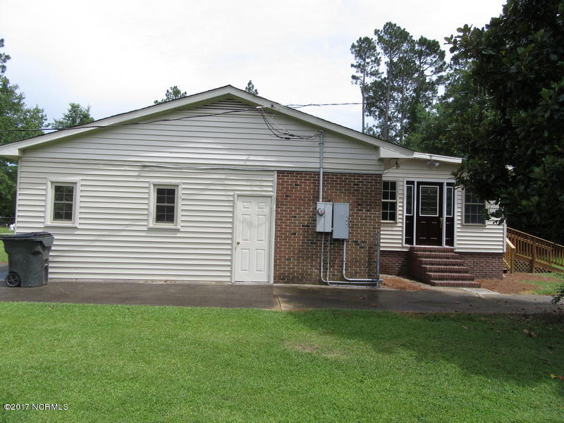 612 Eagle Road Kinston, NC 28501 - Photo 3 of 27 IMG_1399