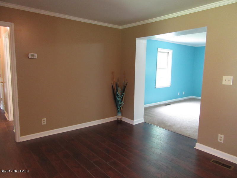 612 Eagle Road Kinston, NC 28501 - Photo 9 of 27 IMG_1356