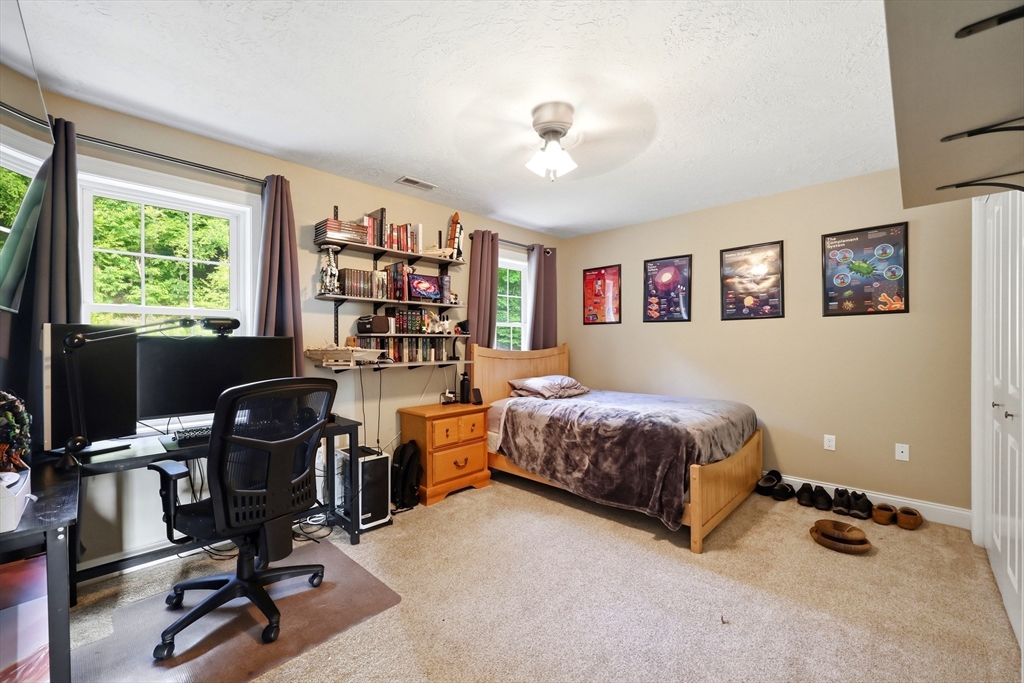34 Bissonnette Circle Southampton, MA 01073 - Photo 23 of 42