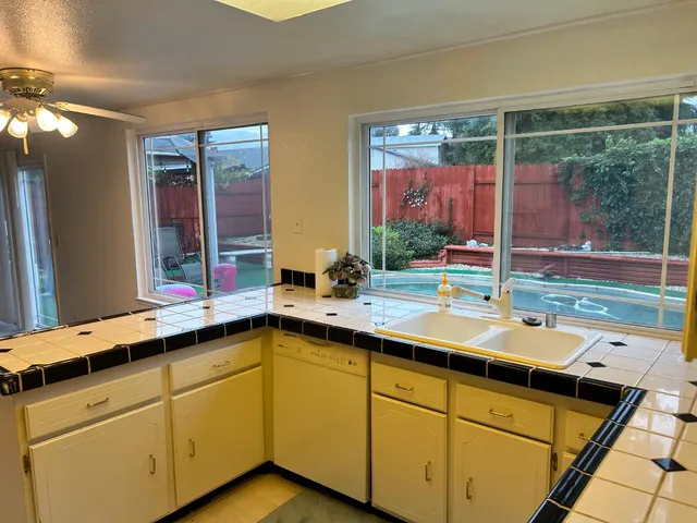 $555,000 | 9243 Carla Way, Sacramento, CA 95826