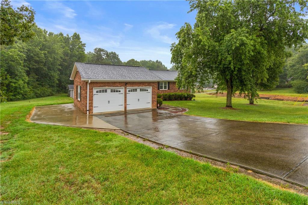 118 Cameron Road Lexington, NC 27295 - Photo 2 of 41 Gallery Image 2