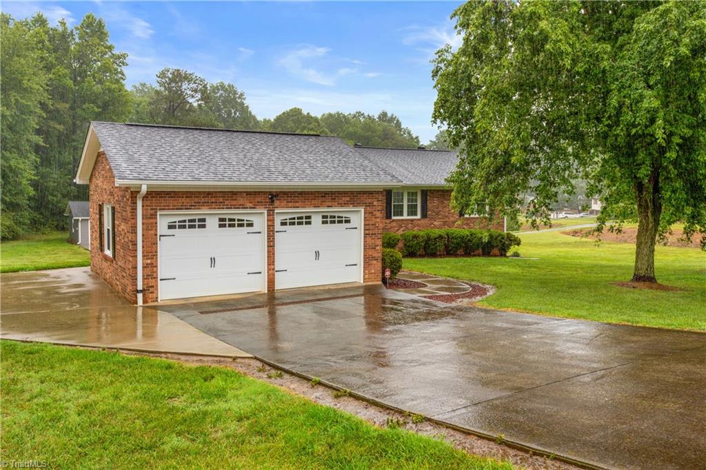 118 Cameron Road Lexington, NC 27295 - Photo 3 of 41 Gallery Image 3