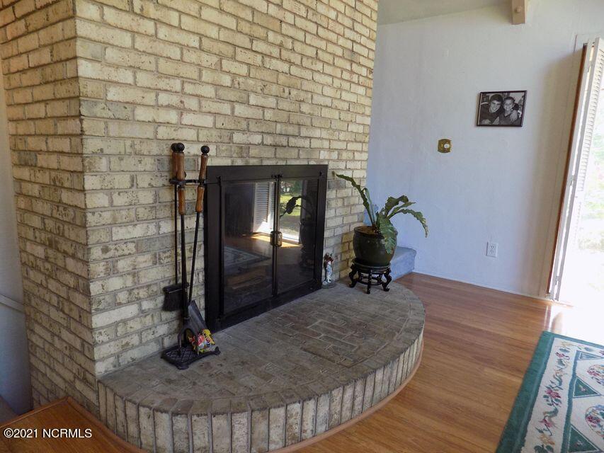 1345 Valley View Road Southern Pines, NC 28387 - Photo 5 of 19 20200104023316945750000000-o