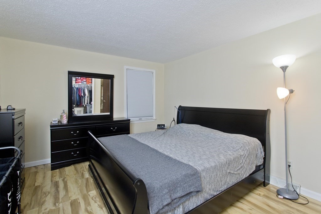 47 Laurel Street Springfield, MA 01107 - Photo 22 of 35 Gallery Image 22