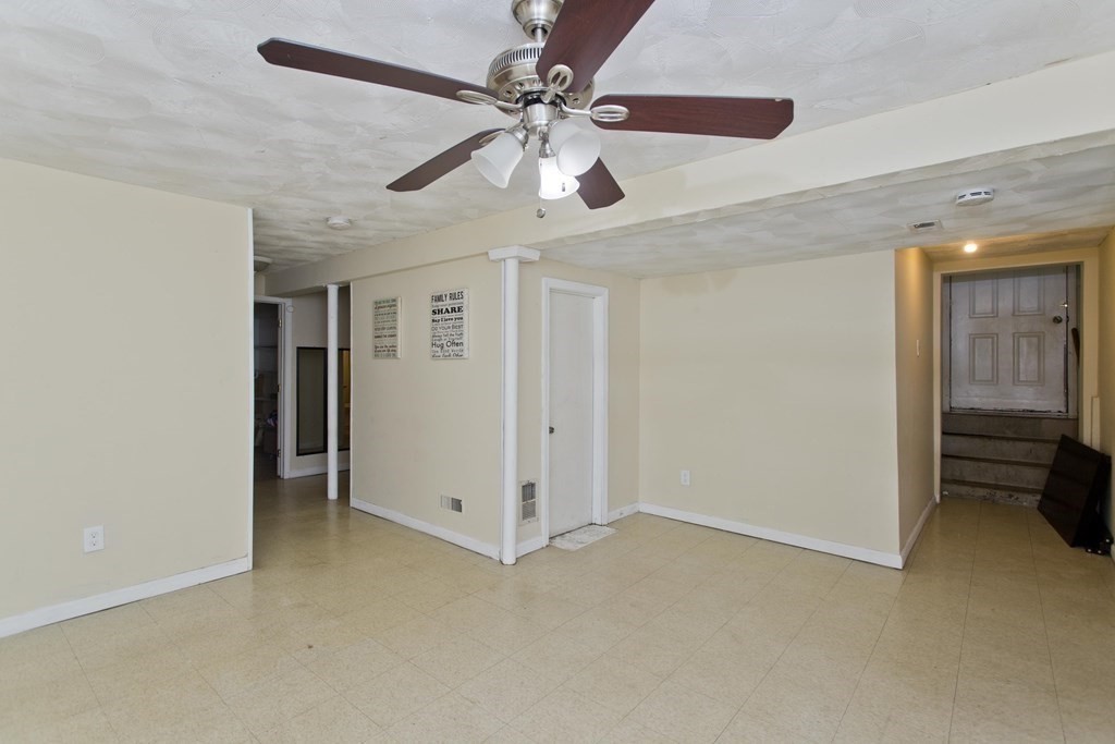 47 Laurel Street Springfield, MA 01107 - Photo 28 of 35 Gallery Image 28
