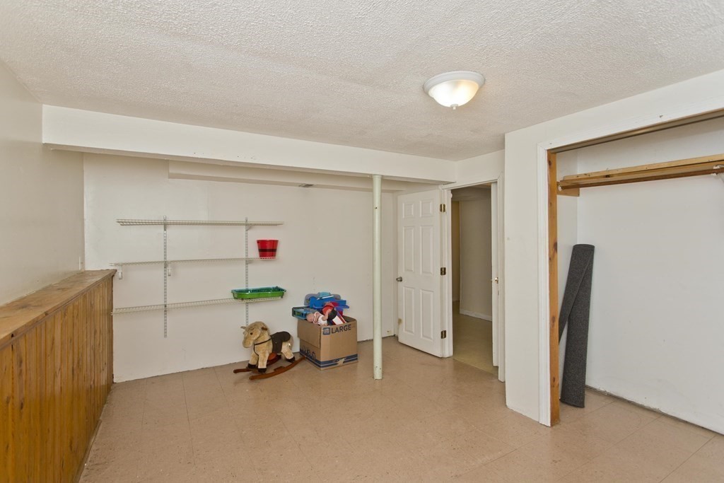 47 Laurel Street Springfield, MA 01107 - Photo 30 of 35 Gallery Image 30