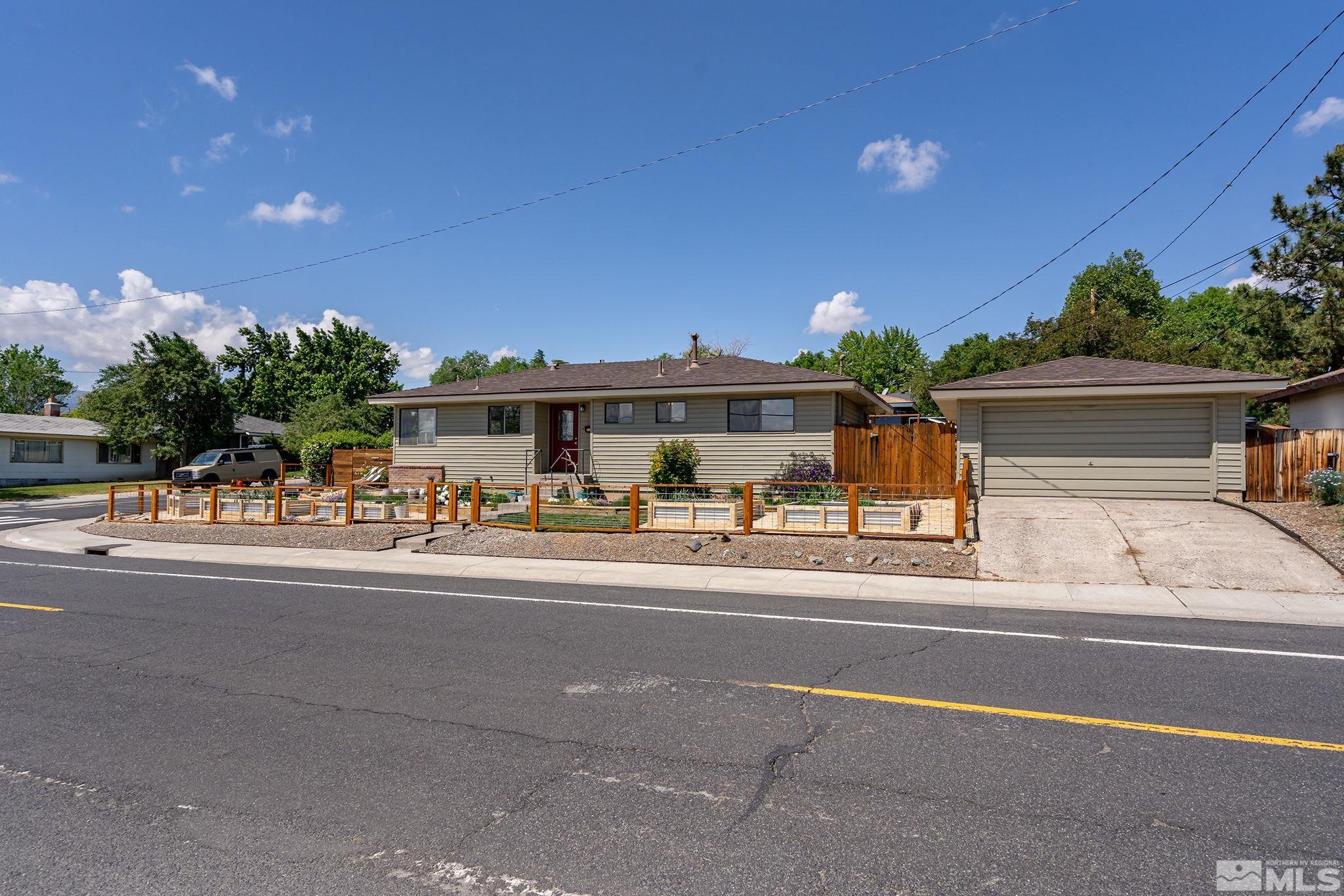 2201 Coleman Drive Reno, NV 89503 - Photo 5 of 36 Photo 5