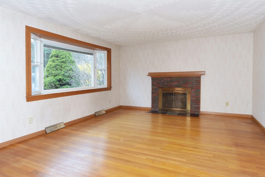 42 Harrington Road Framingham, MA 01701 - Photo 13 of 30 Gallery Image 13