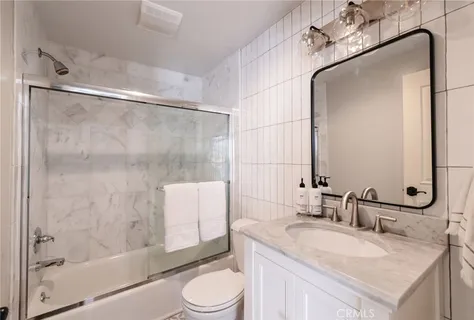 $1,779,000 | 230 Ardmore Avenue, Hermosa Beach, CA 90254