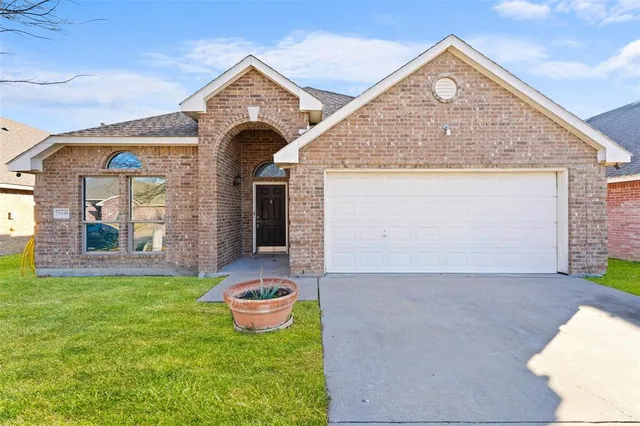 $309,900 | 3338 Shining Light Drive, Dallas, TX 75228