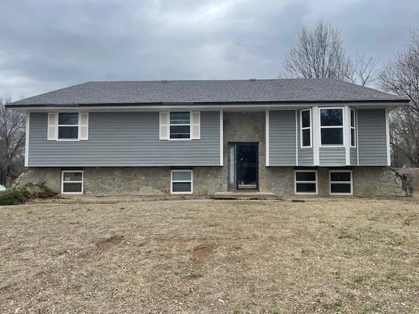 $169,000 | 812 Harris Street, Frontenac, KS 66763