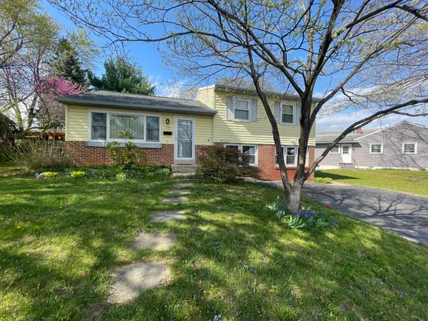 $2,300 | 113 East Woodland Drive, Mechanicsburg, PA 17055