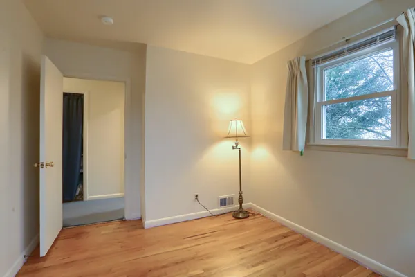 $2,300 | 113 East Woodland Drive, Mechanicsburg, PA 17055