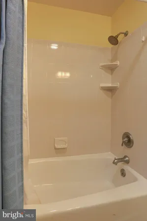 $2,300 | 113 East Woodland Drive, Mechanicsburg, PA 17055