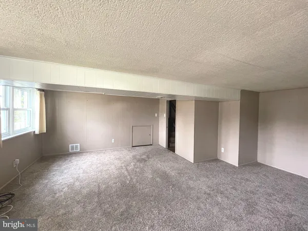 $2,300 | 113 East Woodland Drive, Mechanicsburg, PA 17055