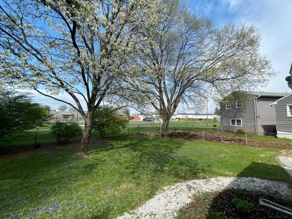 $2,300 | 113 East Woodland Drive, Mechanicsburg, PA 17055