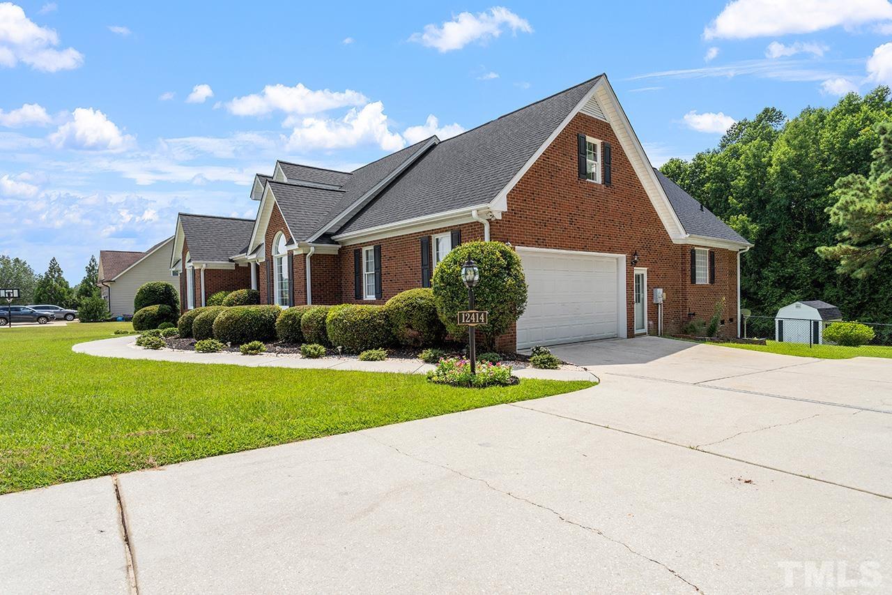 12414 Raleigh Road Benson, NC 27504 - Photo 5 of 36 Gallery Image 5