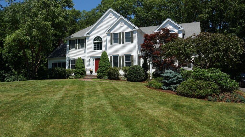 14 Broad Acres Farm Road Medway, MA 02053 - Photo 1 of 24 Gallery Image 1