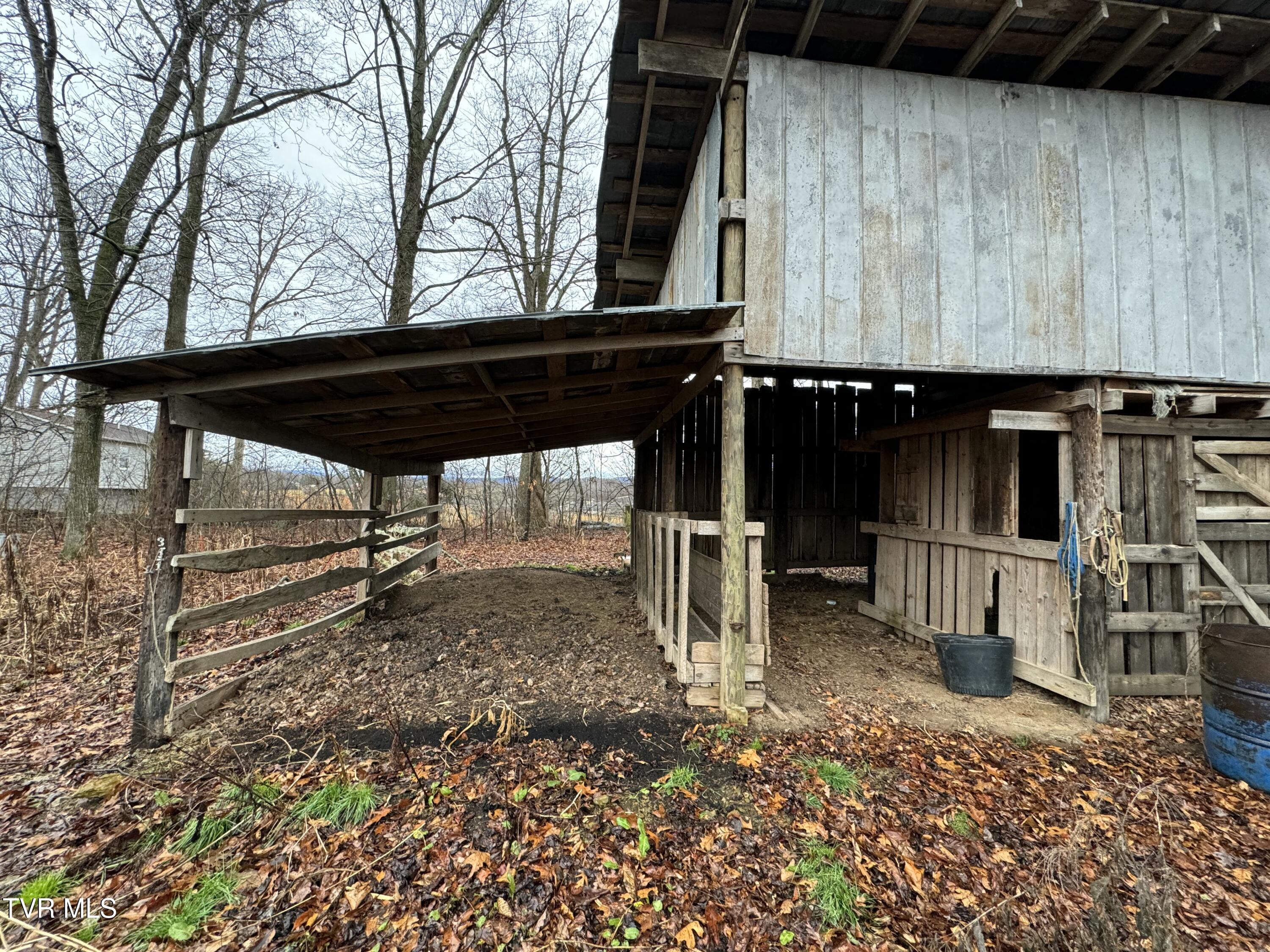 138 Berry Ridge Road Jonesborough, TN 37659 - Photo 3 of 8 IMG_3657