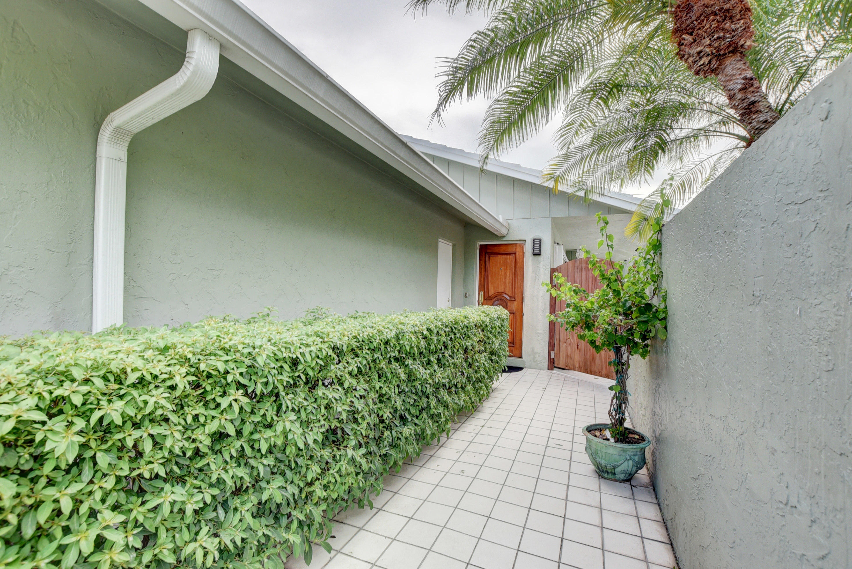 1360 Southwest 15th Street Boca Raton, FL 33486 - Photo 34 of 36 Front Walkway