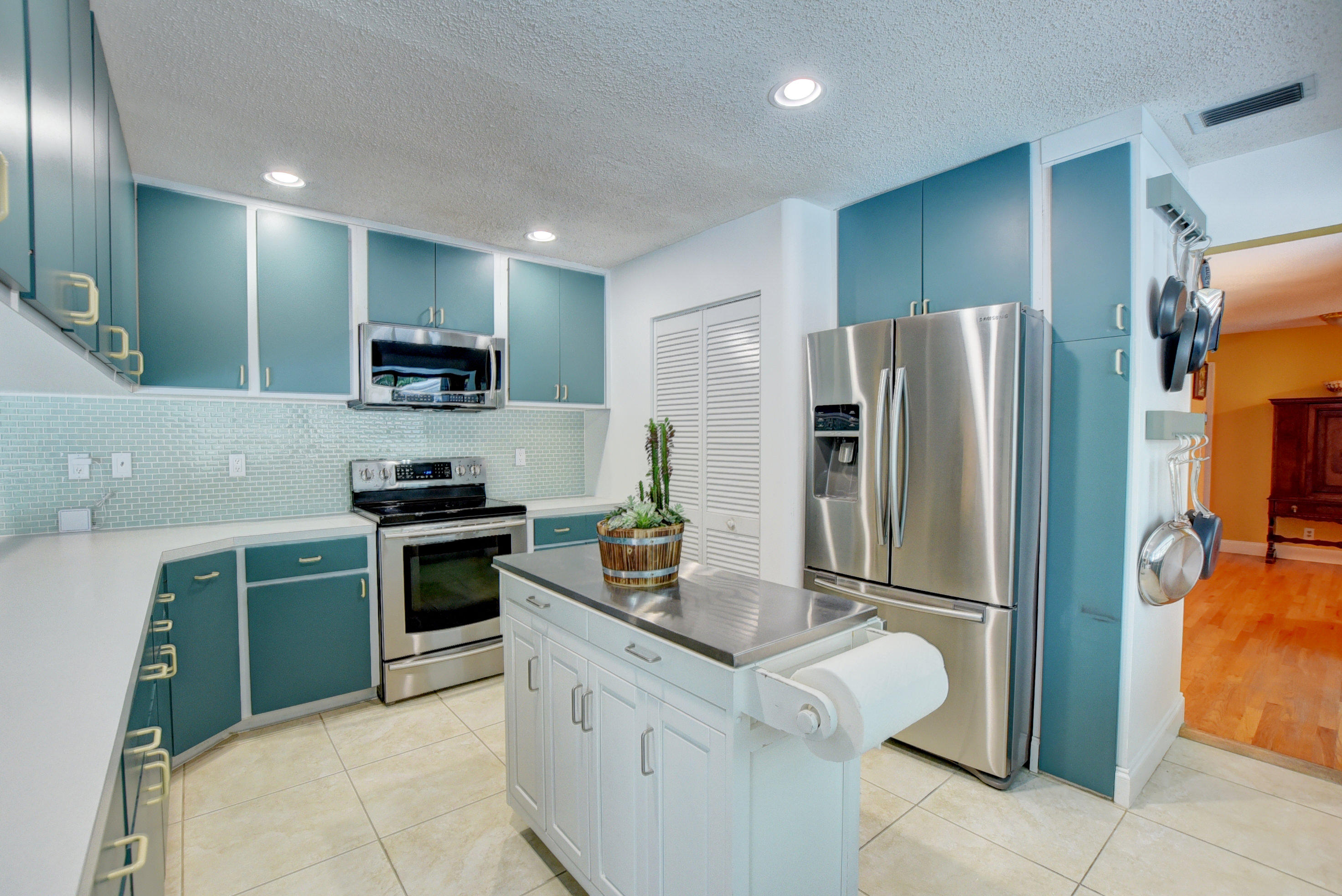 1360 Southwest 15th Street Boca Raton, FL 33486 - Photo 10 of 36 Kitchen
