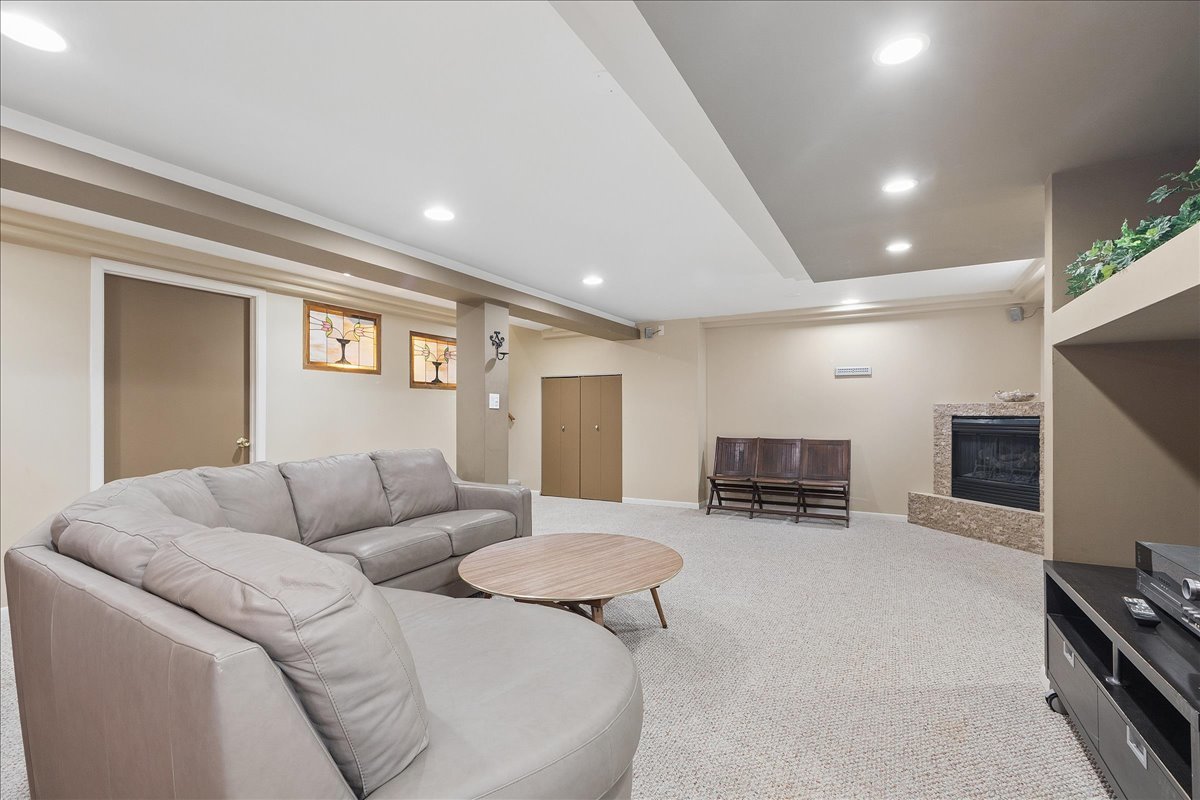 15601 Bramblewood Road Oak Forest, IL 60452 - Photo 27 of 35