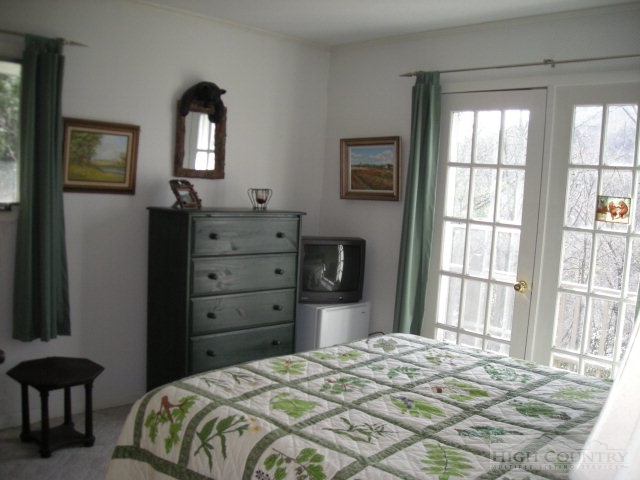 175 Walnut Boone, NC 28607 - Photo 3 of 15 Gallery Image 3