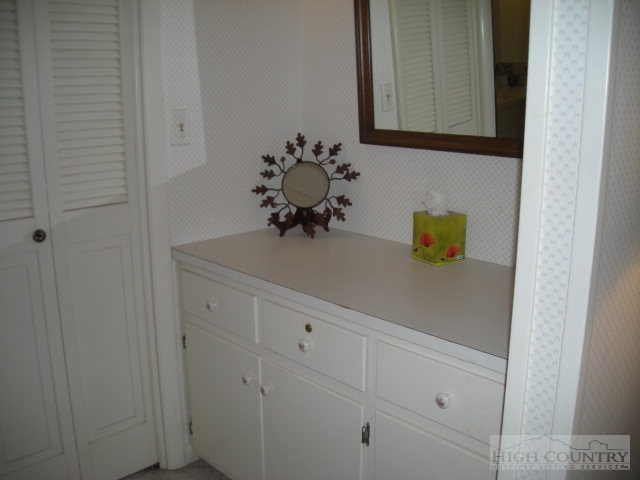 175 Walnut Boone, NC 28607 - Photo 4 of 15 Gallery Image 4