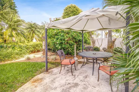 $205,000 | 255 West 24th Street, Unit 501, Miami Beach, FL 33140