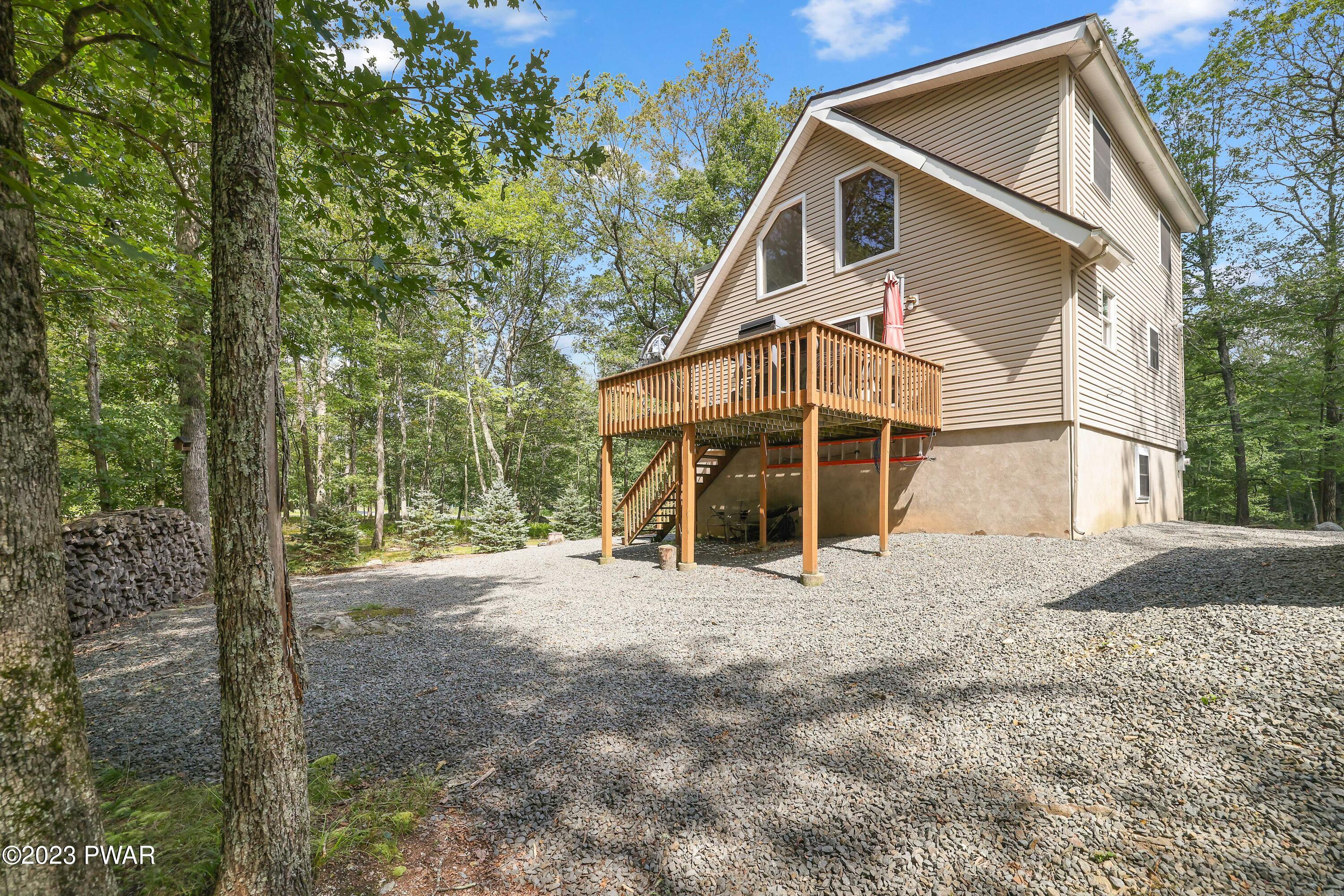 124 Maple Leaf Road Lackawaxen, PA 18435 - Photo 3 of 50 rear