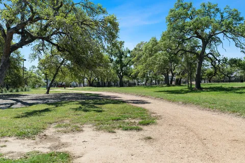 $449,900 | 302 Barn Hill Loop, Dripping Springs, TX 78620