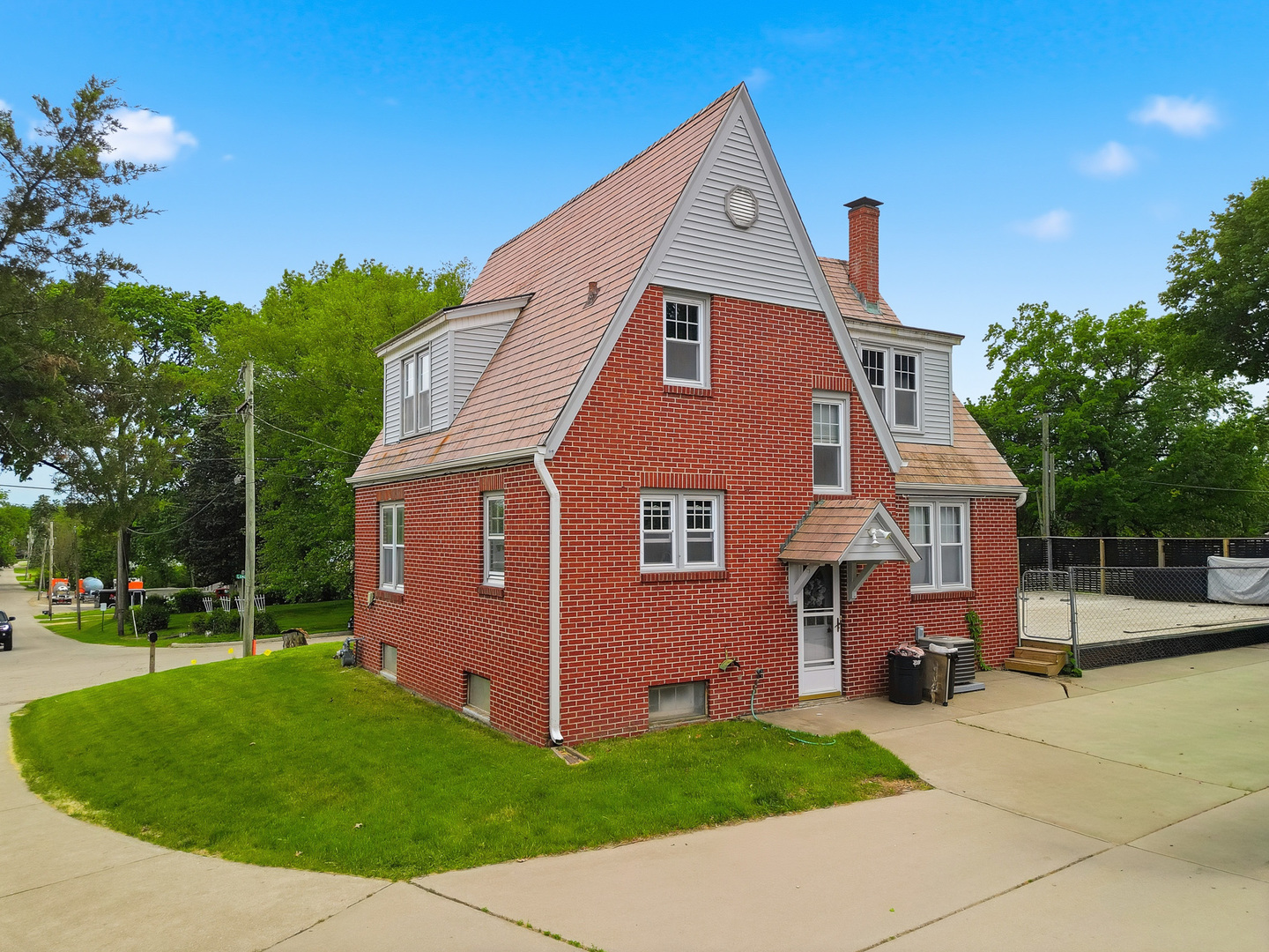 1301 Long Street Dixon, IL 61021 - Photo 8 of 47