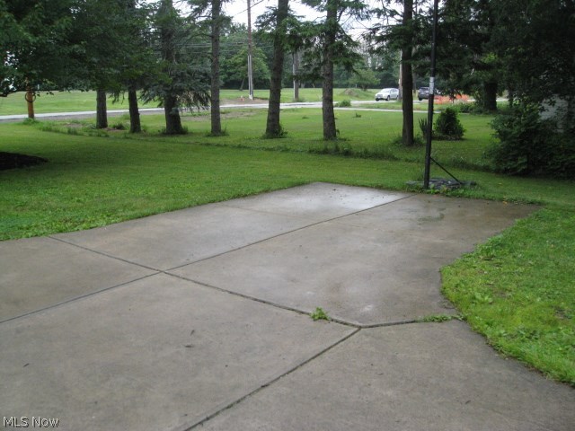 11097 West Pleasant Valley Road Parma, OH 44130 - Photo 23 of 25 Turn around for easy access