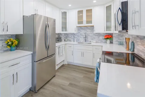 $636,000 | 1985 South Ocean Drive, Unit 8P, Hallandale Beach, FL 33009