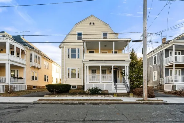 $1,150,000 | 17 Roslyn Street, Salem, MA 01970