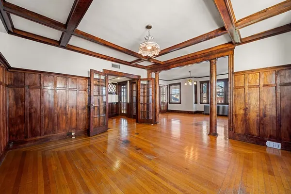 $1,150,000 | 17 Roslyn Street, Salem, MA 01970