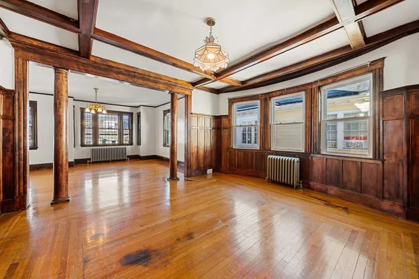 $1,150,000 | 17 Roslyn Street, Salem, MA 01970