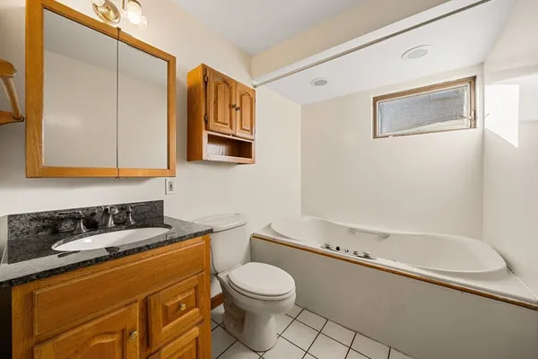 $1,150,000 | 17 Roslyn Street, Salem, MA 01970