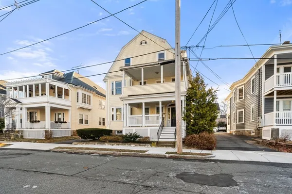 $1,150,000 | 17 Roslyn Street, Salem, MA 01970